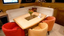 MAUNI Dining